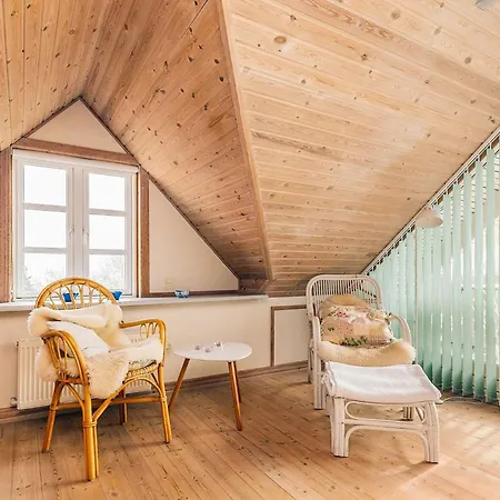 10 Person In Fur-by Traum *