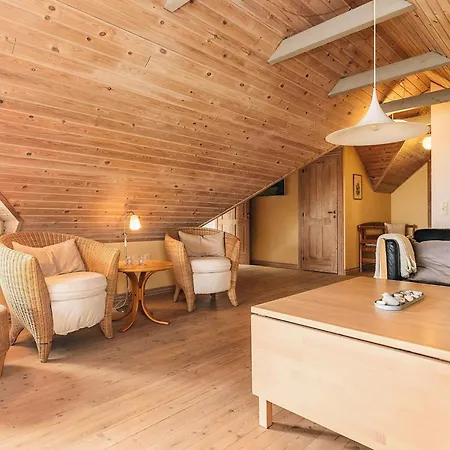 10 Person In Fur-by Traum Fur