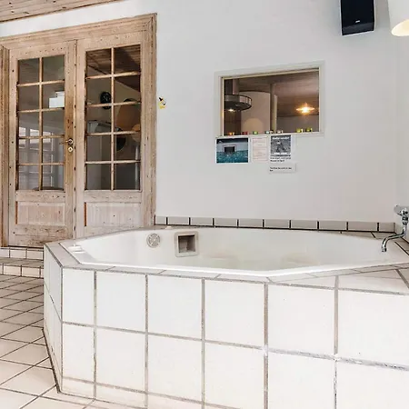 度假居 10 Person In Fur-by Traum