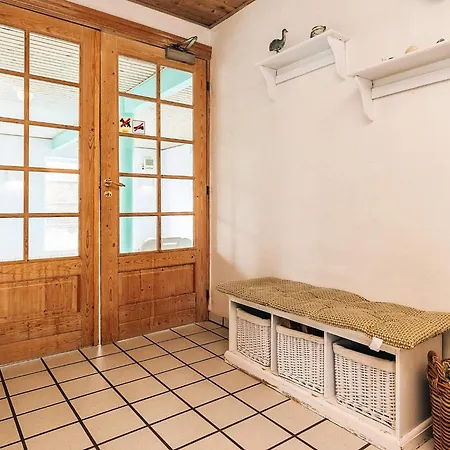 10 Person In Fur-by Traum Fur