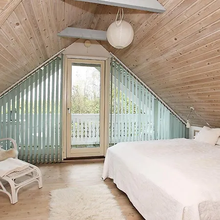 10 Person In Fur-by Traum * Fur